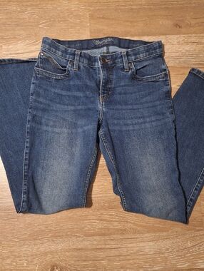 Size 7 X 32 Wrangler Q Baby Jeans